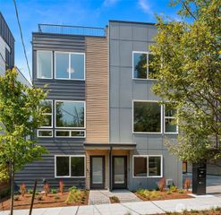 721 15th Avenue #A, Seattle, WA 98122