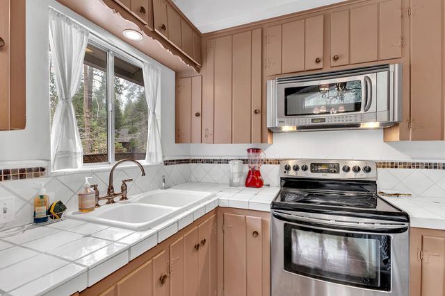 54640 Marian View Drive, Idyllwild, CA 92549