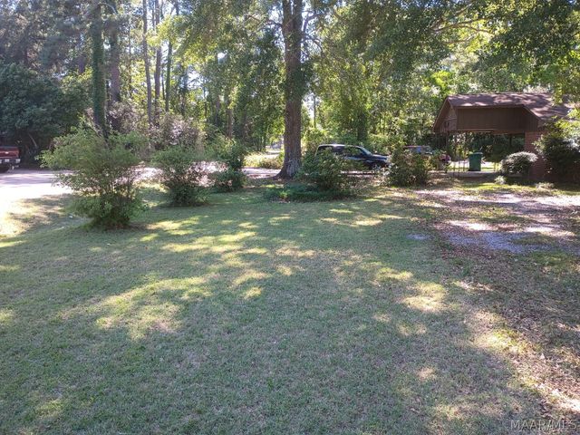 2725 Lakeview Court, Millbrook, AL 36054