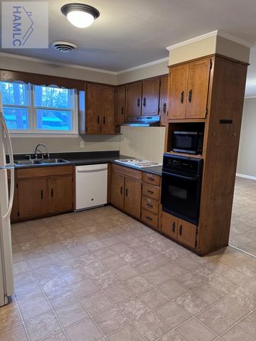 142 Forest Street, Jesup, GA 31546