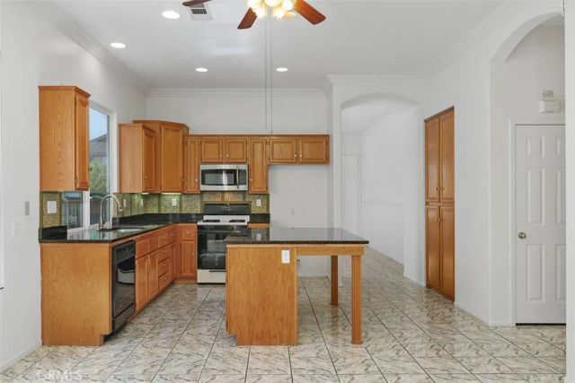 27570 Nellie Court, Temecula, CA 92591