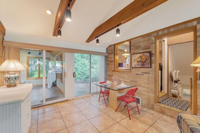 2450 W Wingate AVENUE, Glendale, WI 53209