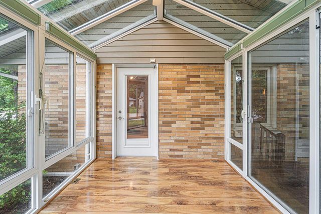 2450 W Wingate AVENUE, Glendale, WI 53209