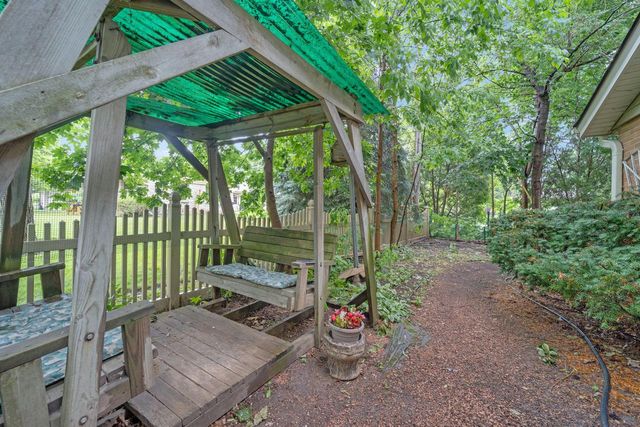 2450 W Wingate AVENUE, Glendale, WI 53209
