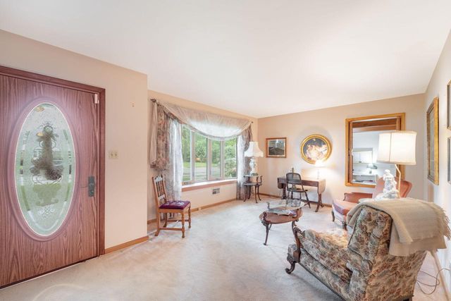 2450 W Wingate AVENUE, Glendale, WI 53209