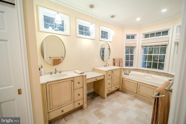 341 MULLICA HILL RD, Mullica Hill, NJ 08062