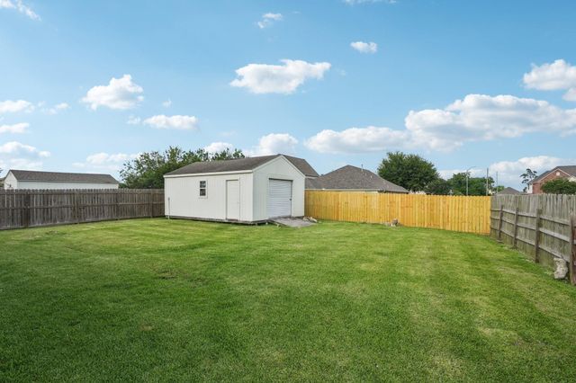 8402 Piping Rock Street, Baytown, TX 77523