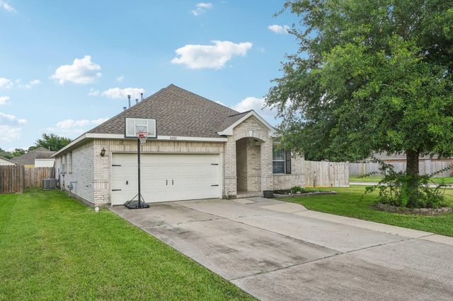 8402 Piping Rock Street, Baytown, TX 77523