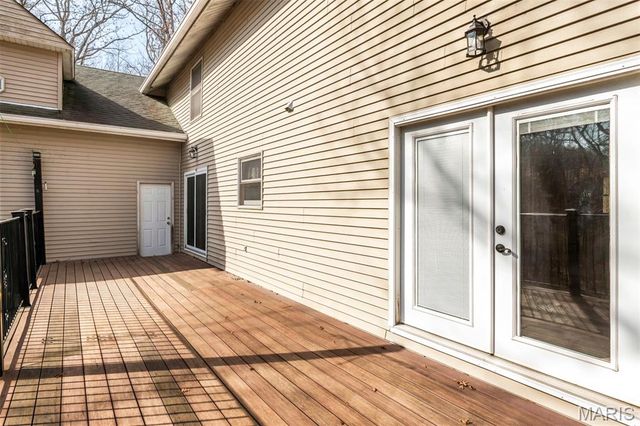 1 River Bend Drive, Fenton, MO 63026