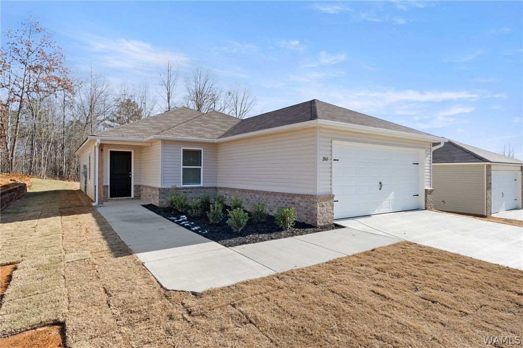 16512 Osceloa Avenue, Moundville, AL 35474