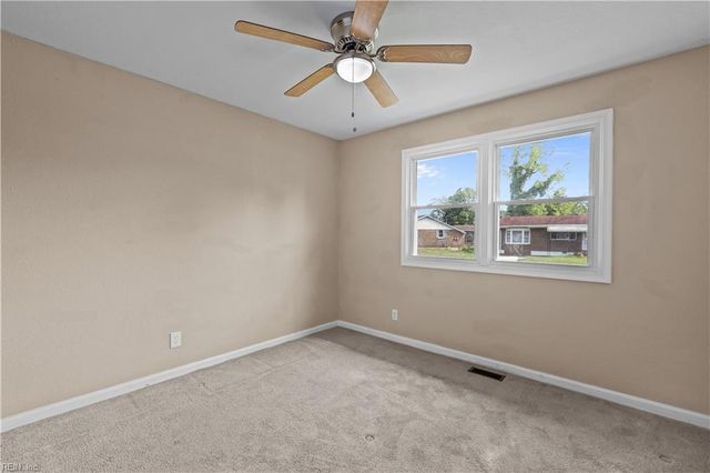 902 Mineo LN, Portsmouth, VA 23701