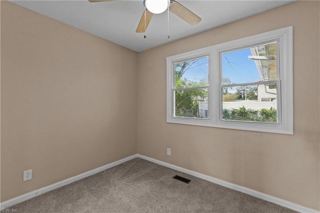 902 Mineo LN, Portsmouth, VA 23701