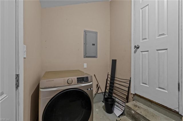 902 Mineo LN, Portsmouth, VA 23701