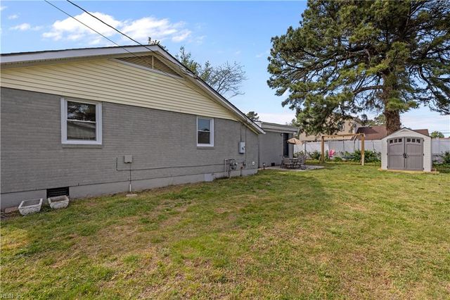 902 Mineo LN, Portsmouth, VA 23701