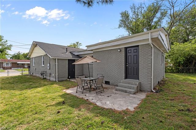 902 Mineo LN, Portsmouth, VA 23701