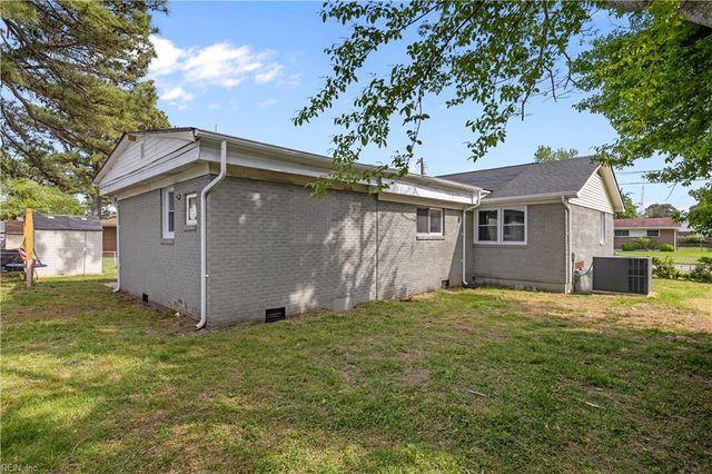 902 Mineo LN, Portsmouth, VA 23701