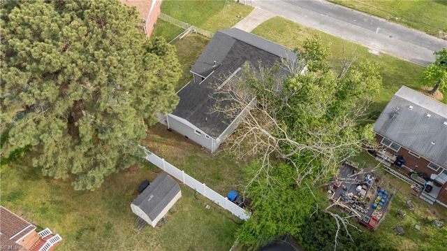 902 Mineo LN, Portsmouth, VA 23701