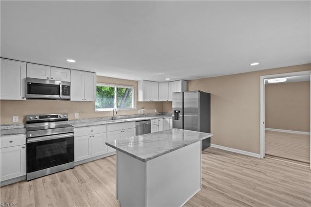 902 Mineo LN, Portsmouth, VA 23701