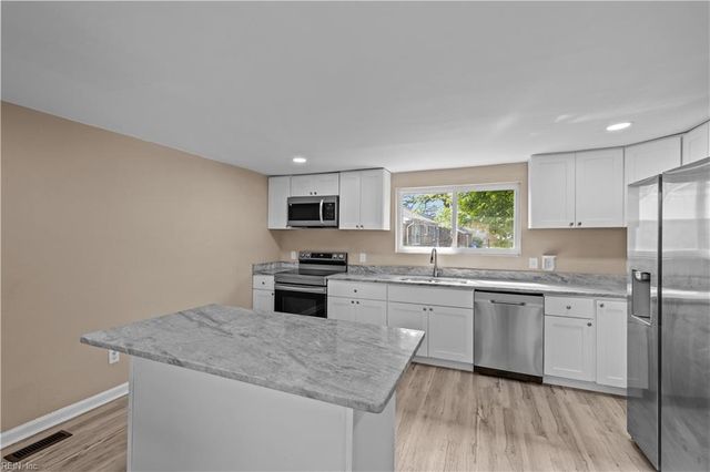902 Mineo LN, Portsmouth, VA 23701