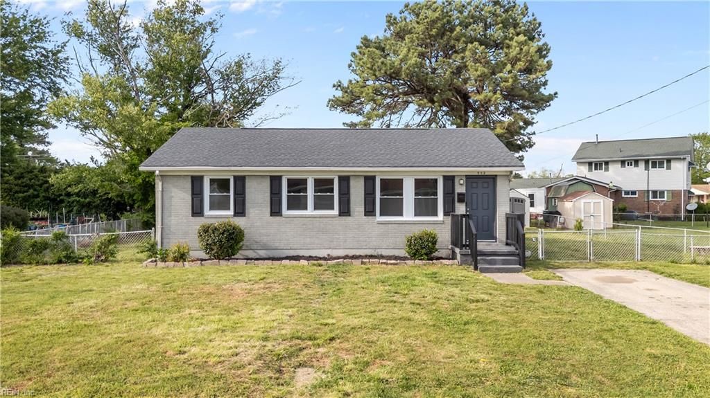 902 Mineo LN, Portsmouth, VA 23701
