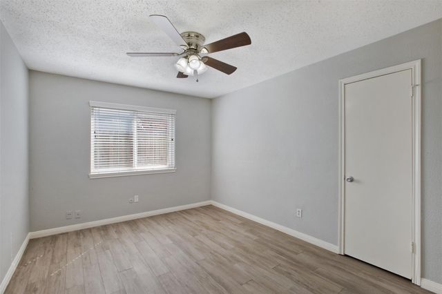 9114 Southbluff Boulevard, Houston, TX 77089