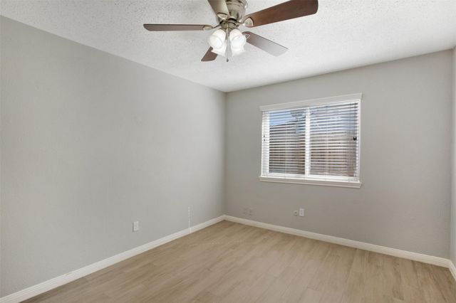 9114 Southbluff Boulevard, Houston, TX 77089