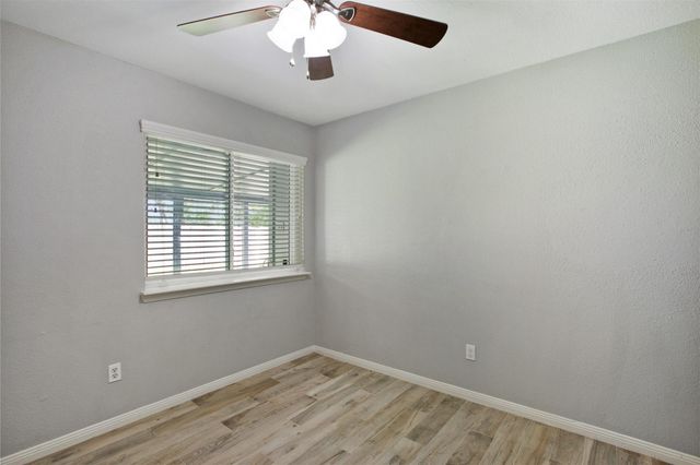 9114 Southbluff Boulevard, Houston, TX 77089