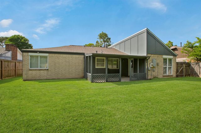 9114 Southbluff Boulevard, Houston, TX 77089