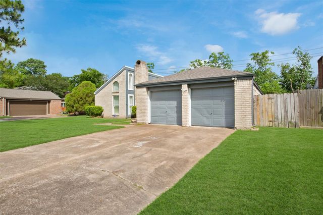 9114 Southbluff Boulevard, Houston, TX 77089