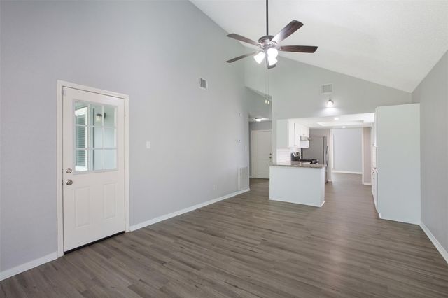 9114 Southbluff Boulevard, Houston, TX 77089