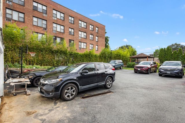 43 Davis Avenue, White Plains, NY 10605