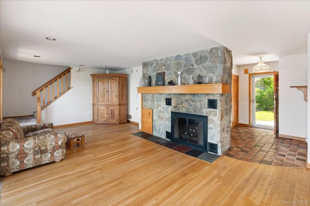 41 Tamarack Road, Mahopac, NY 10541