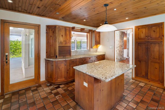 41 Tamarack Road, Mahopac, NY 10541