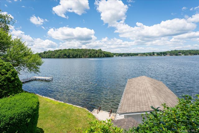 41 Tamarack Road, Mahopac, NY 10541