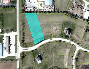 1996 Red Oak Lane, Spring Grove, IL 60081