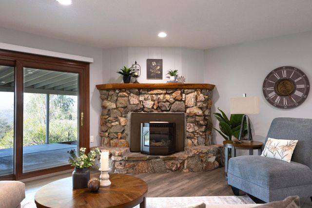 41443 Roaring River Court, Coarsegold, CA 93614