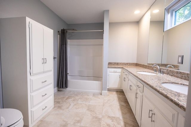 41443 Roaring River Court, Coarsegold, CA 93614