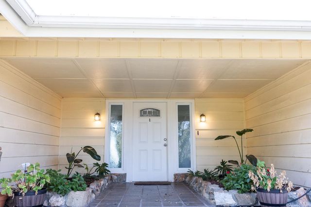 41443 Roaring River Court, Coarsegold, CA 93614