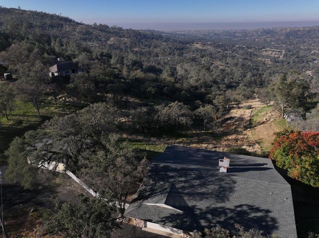 41443 Roaring River Court, Coarsegold, CA 93614
