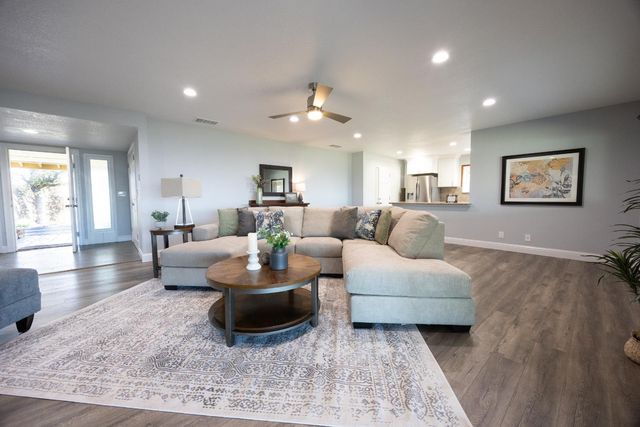 41443 Roaring River Court, Coarsegold, CA 93614
