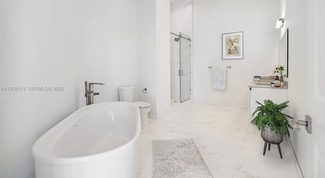 101 Diplomat Pkwy 412, Hallandale Beach, FL 33009