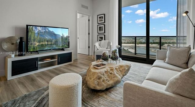 101 Diplomat Pkwy 412, Hallandale Beach, FL 33009