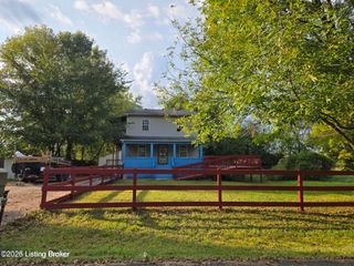 4534 Lake Dreamland Rd, Louisville, KY 40216