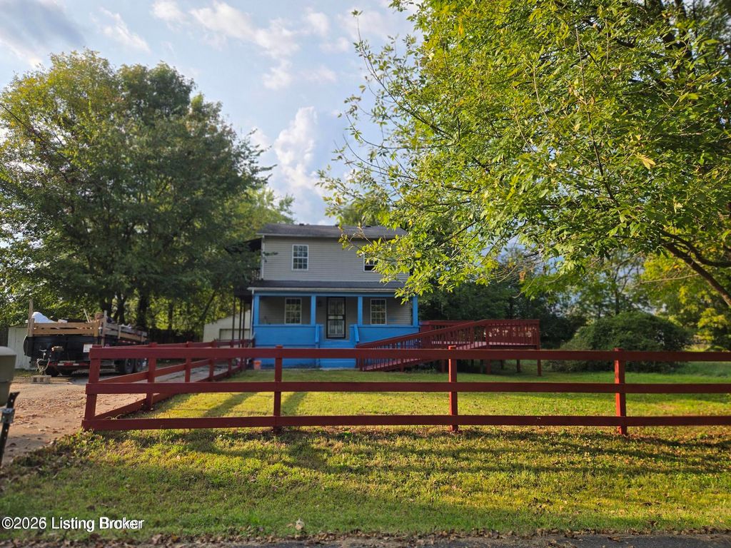 4534 Lake Dreamland Rd, Louisville, KY 40216