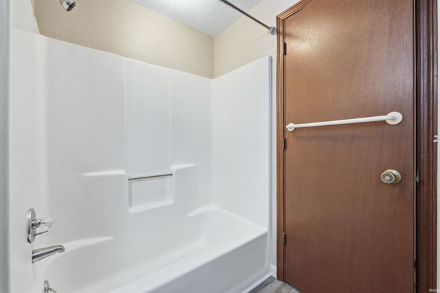1623 Channel Place, Fort Wayne, IN 46825