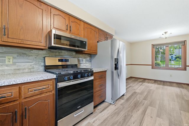 1623 Channel Place, Fort Wayne, IN 46825