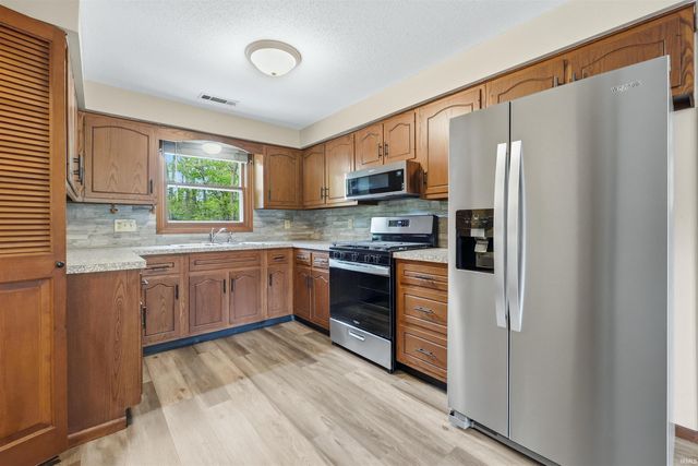 1623 Channel Place, Fort Wayne, IN 46825
