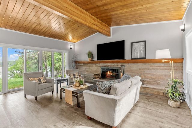 2666 Keller Parkway, Maplewood, MN 55109