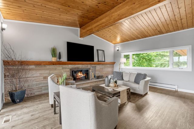 2666 Keller Parkway, Maplewood, MN 55109