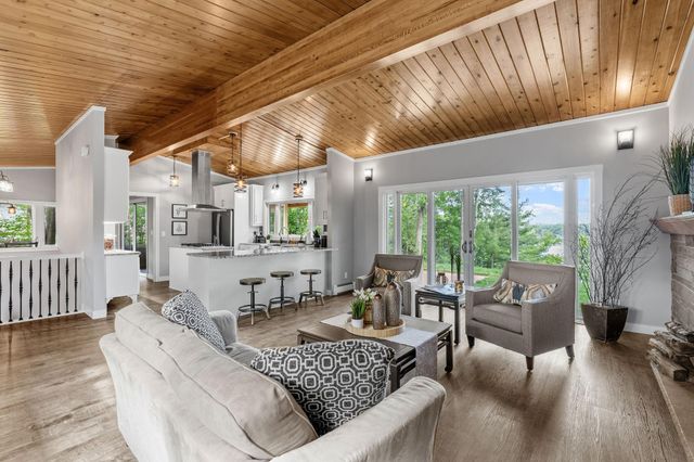 2666 Keller Parkway, Maplewood, MN 55109